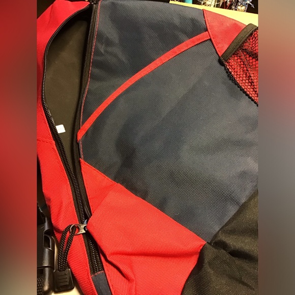 Unisex Zippers bucket over the shoulder bag black, red, blue 1 strap backpack - Picture 7 of 11